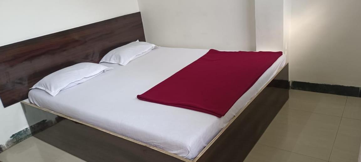 Sai Ganesh Guest House Ширді Екстер'єр фото